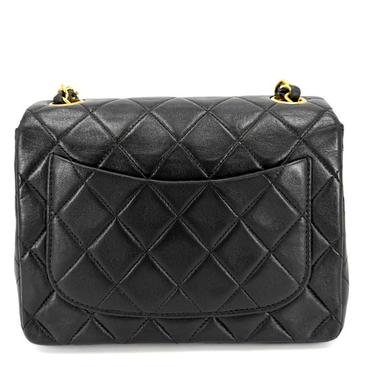CHANEL シャネル ショルダーバッグ ミニマトラッセ チェーン ターンロック Mini Matelasse ヴィンテージ ココマーク ラムスキン ブラック 黒 ゴールド金具 レディース【中古品】