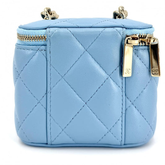 CHANEL シャネル ショルダーバッグ マトラッセ ミニバニティポーチ チェーンショルダー ココマーク ラムスキン ライトブルー ゴールド金具 レディース【中古品】
