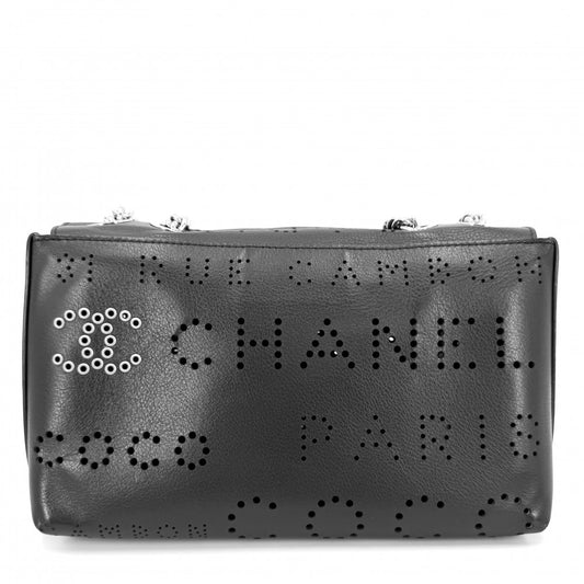 CHANEL シャネル ショルダーバッグ パンチングロゴ チェーンショルダー ココマーク レザー ブラック 黒 シルバー金具 レディース【中古品】
