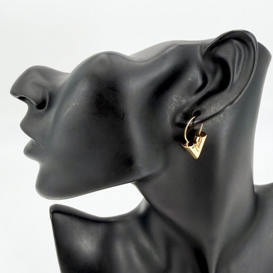 LOUIS VUITTON ルイヴィトン ピアス エセンシャルV フープピアス アクセサリー 小さめ シンプル M61088 ゴールド レディース 約8.8g【中古品】