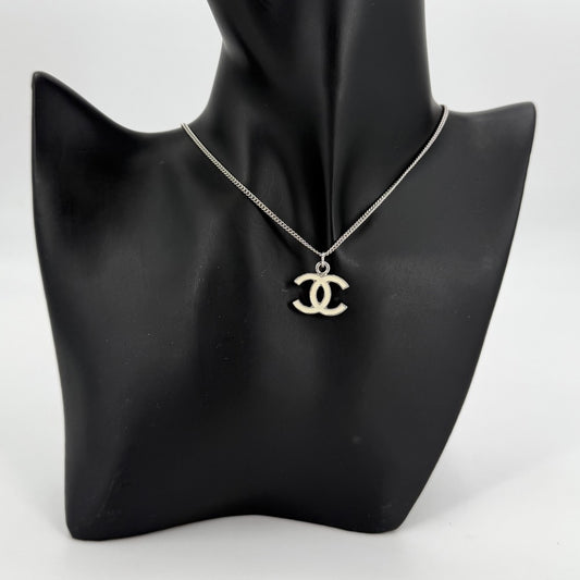 CHANEL シャネル ネックレス ココマーク アクセサリー 05V シルバー ホワイト 白 レディース 約6.2g 2005年【中古品】