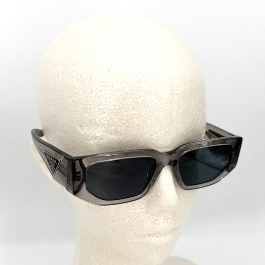 【開店SALE】 PRADA プラダ サングラス レクタンギュラーシェイプ トライアングルロゴ アイウェア 眼鏡 メンズ レディース SPR09Z アセテート クリアグレー シルバー金具 ユニセックス【中古品】