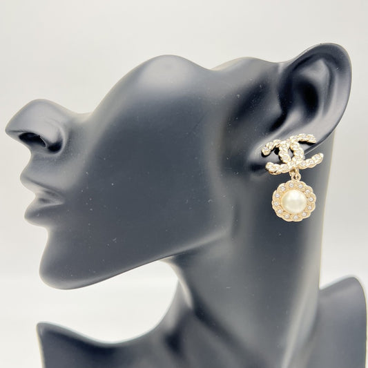 【開店SALE】 CHANEL シャネル イヤリング ココマーク スイング アクセサリー GP フェイクパール ラインストーン B19P ゴールド レディース 約9.6g 2019年【中古品】
