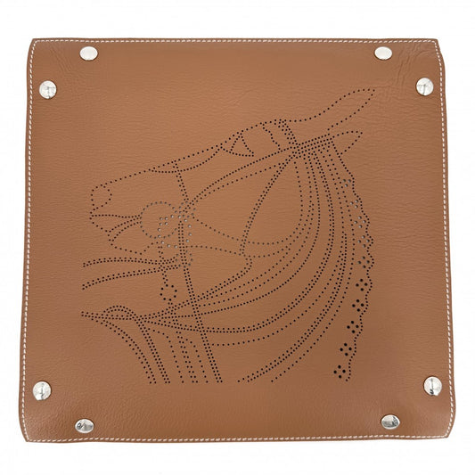 HERMES エルメス 雑貨 ミーズ・エ・ルランス/ローブ・デュ・ソワール ヴィドポッシュ トレイ 小物入れ インテリア メンズ レディース 馬柄 K刻印 レザー ブラウン系 シルバー金具 ユニセックス 2025年【中古品】