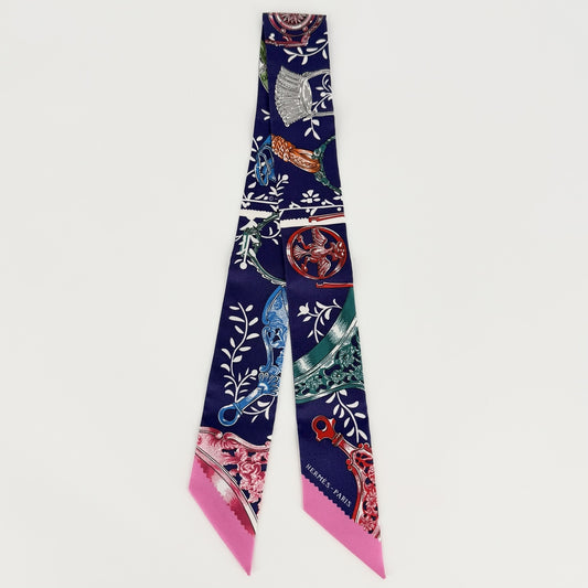 HERMES エルメス スカーフ ETRIERS REMIX 鎧リミックス シルクツイル ファッションアイテム シルク ネイビー 紺 マルチカラー レディース【中古品】