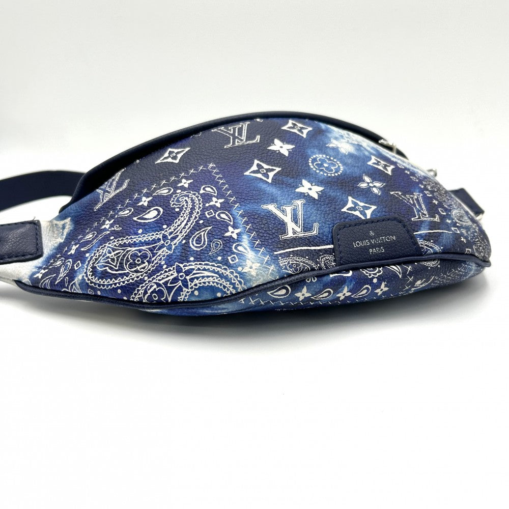 【開店SALE】 LOUIS VUITTON ルイヴィトン ボディバッグ モノグラムバンダナ ディスカバリーバムバッグPM ウエストバッグ ペイズリー柄 かばん 鞄 M20587 ブルー 青 シルバー金具 メンズ【中古品】