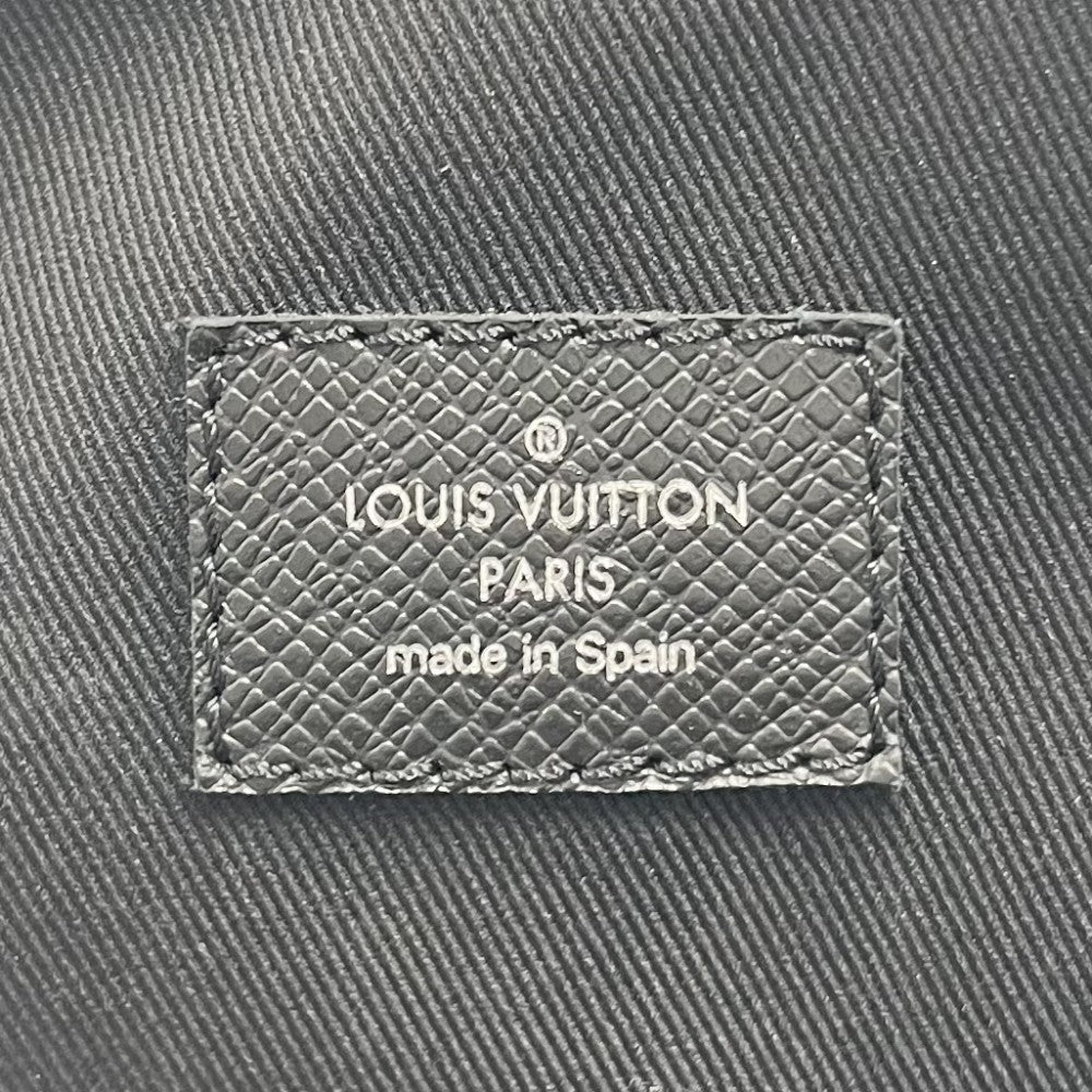 LOUIS VUITTON ルイヴィトン ボディバッグ タイガ アヴェニュー スリングバッグ クロスボディバッグ M30863 ブラック 黒 シルバー金具 メンズ【中古品】