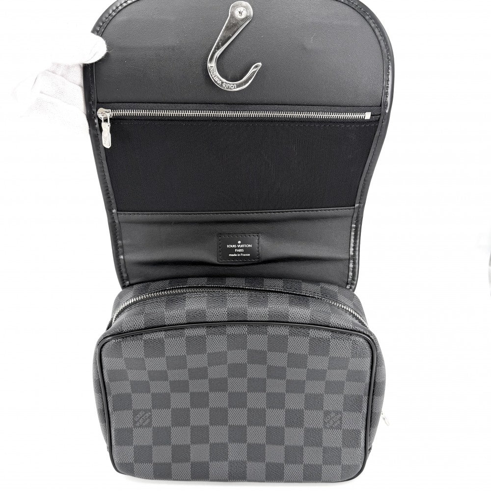 LOUIS VUITTON ルイヴィトン ポーチ ダミエグラフィット トゥルース･サスペンダブル トラベルポーチ N41419 ブラック 黒 シルバー金具 メンズ【中古品】