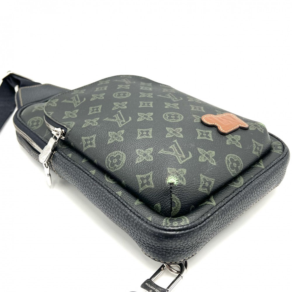 【開店SALE】 LOUIS VUITTON ルイヴィトン ショルダーバッグ モノグラムレコード アヴェニュー・スリングバッグ ボディバッグ かばん 鞄 M46344 ブラック 黒 グリーン 緑 シルバー金具 メンズ【中古品】