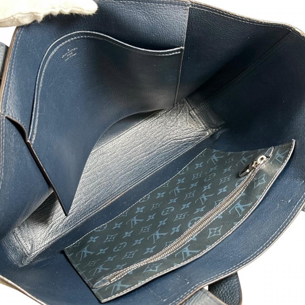 LOUIS VUITTON ルイヴィトン トートバッグ カバ・ヴォワヤージュ NV M53240 トリヨン ネイビー 紺 シルバー金具 メンズ【中古品】
