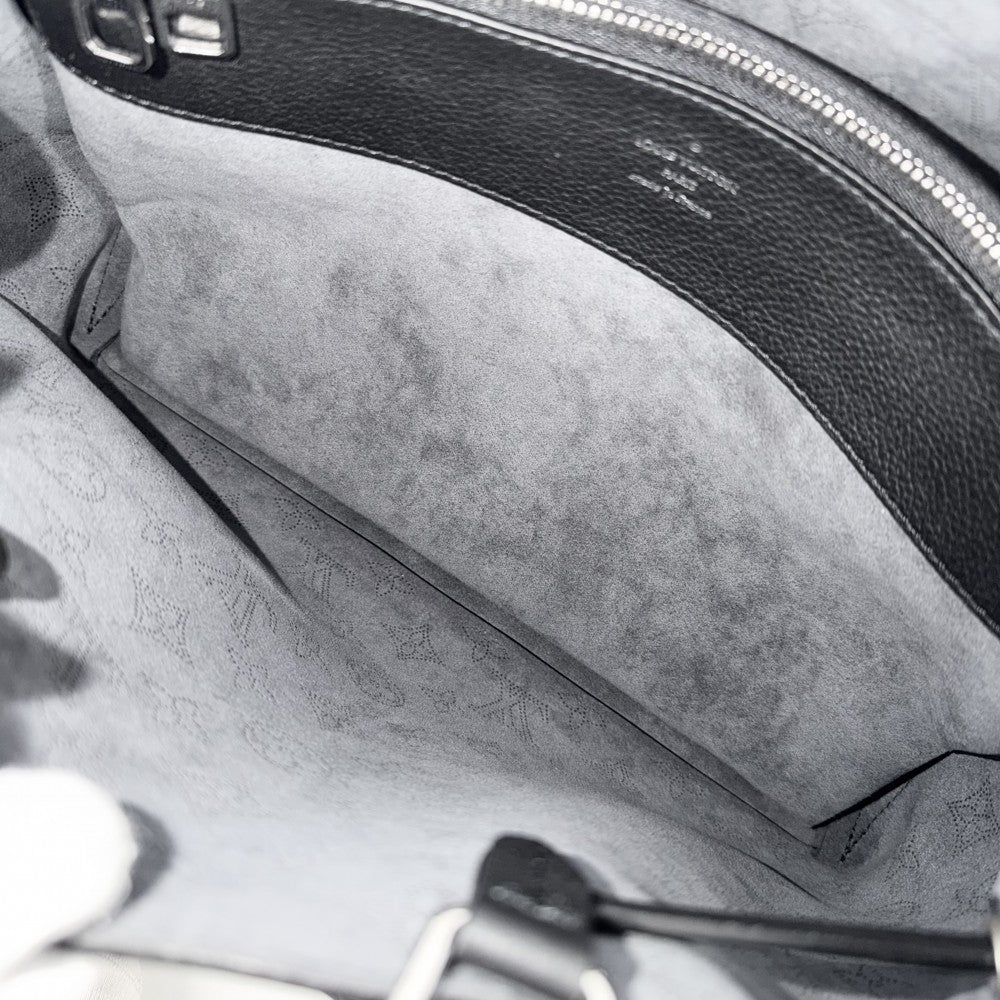 LOUIS VUITTON ルイヴィトン 2WAY モノグラムマヒナ ベラ・トート ハンドバッグ ショルダーバッグ ブラック 黒 M59200 ノワール シルバー金具 レディース【中古品】