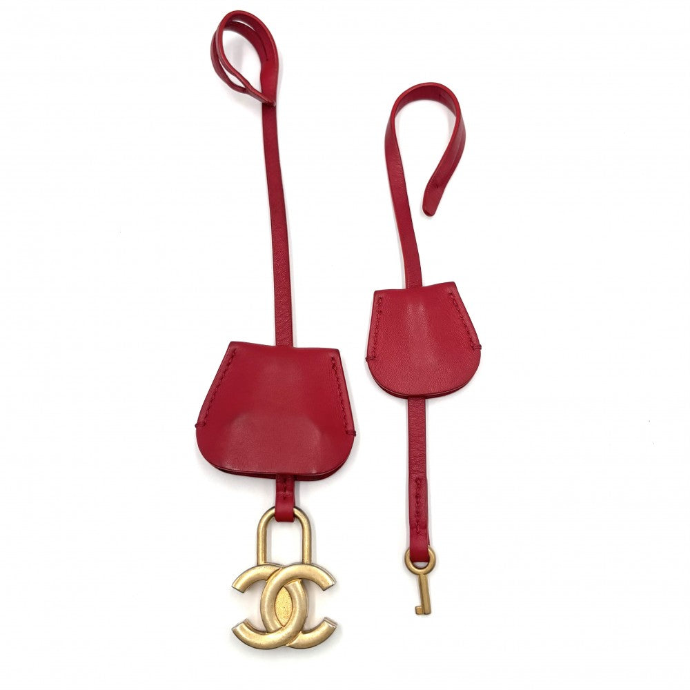 CHANEL シャネル ショルダーバッグ マトラッセ CCフィリグリー バニティバッグ ミニポシェット ココマーク ココ 鞄 かばん キャビアスキン レッド 赤 ゴールド金具 レディース【中古品】