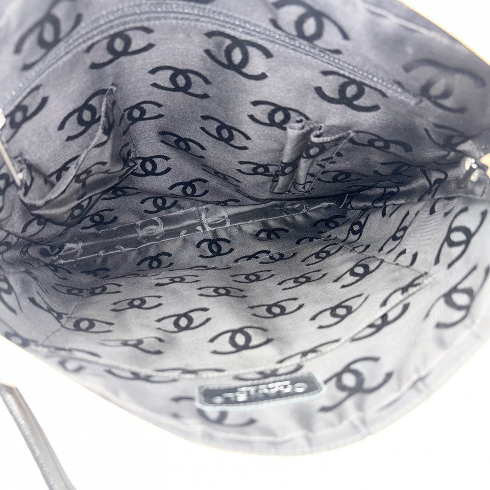 CHANEL シャネル ショルダーバッグ カンボンライン ラージポシェット ココマーク ココ レザー A25179 カーフ ベージュ ブラック 黒 シルバー金具 レディース【中古品】