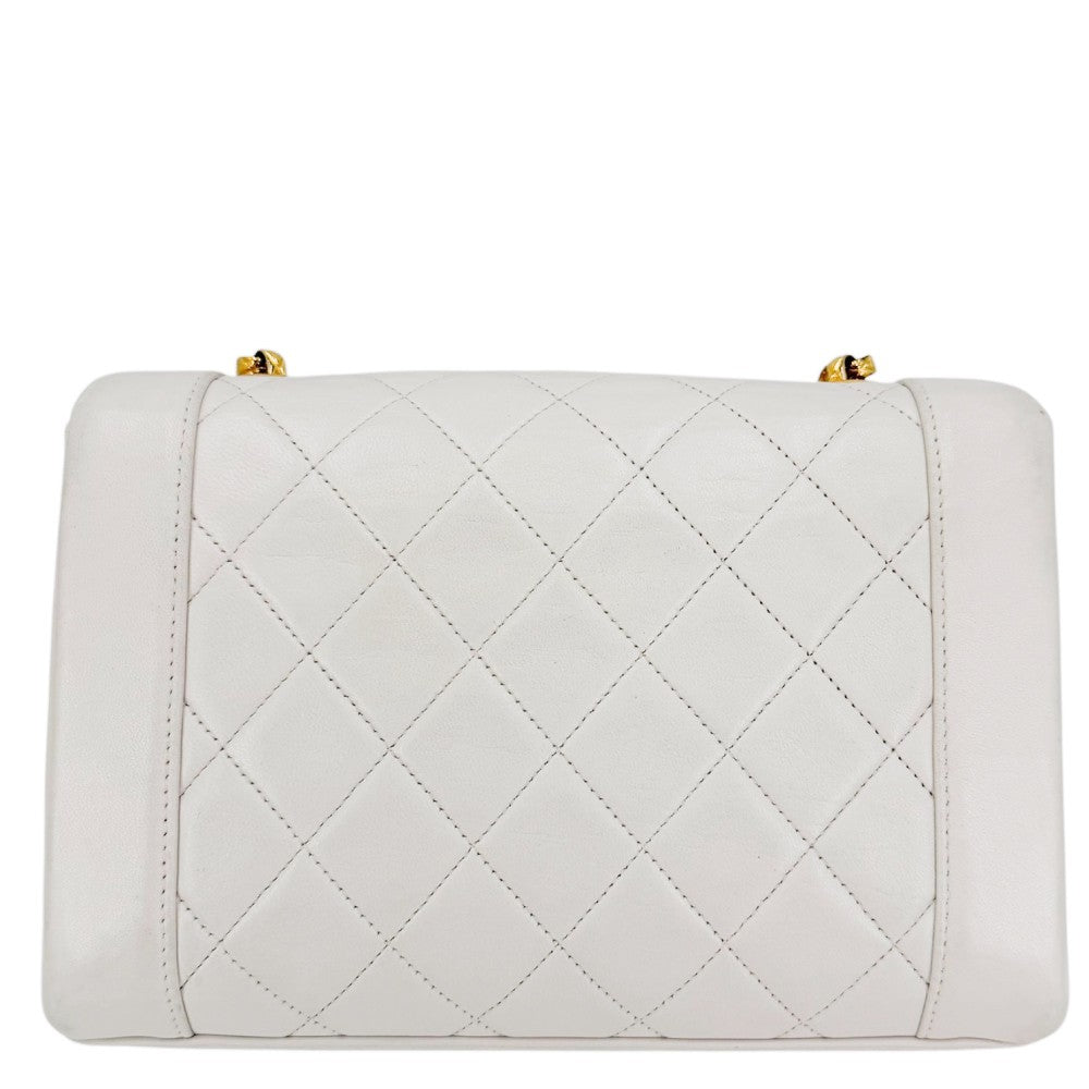 CHANEL シャネル ショルダーバッグ マトラッセ ダイアナ チェーン ココマーク ターンロック ラムスキン ホワイト 白 ゴールド金具 レディース【中古品】