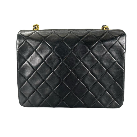 CHANEL シャネル ショルダーバッグ マトラッセ ゴールド金具 1番台 ココマーク ラムスキン ブラック 黒 ゴールド金具 レディース【中古品】