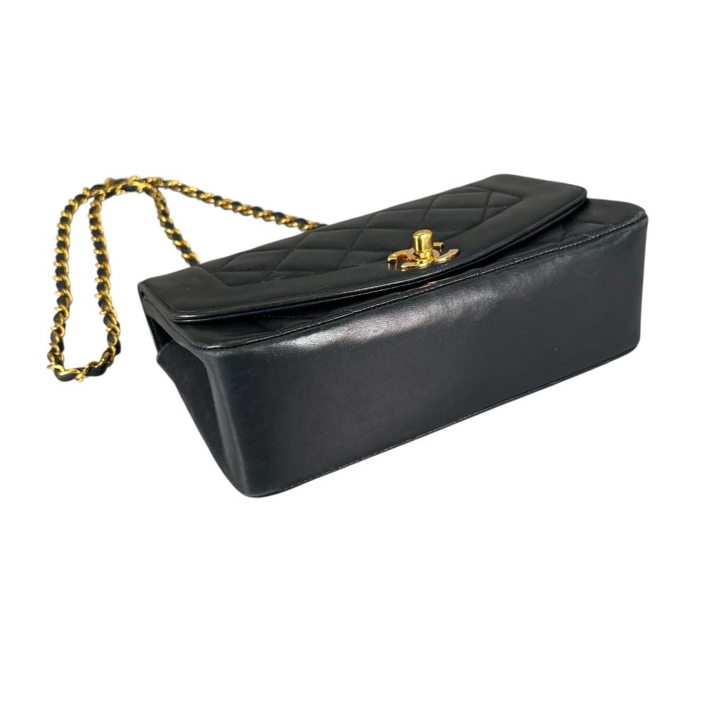 CHANEL シャネル ショルダーバッグ ダイアナ22 シングルフラップ 2番台 ココマーク ブラック 黒 ゴールド金具 レディース【中古品】