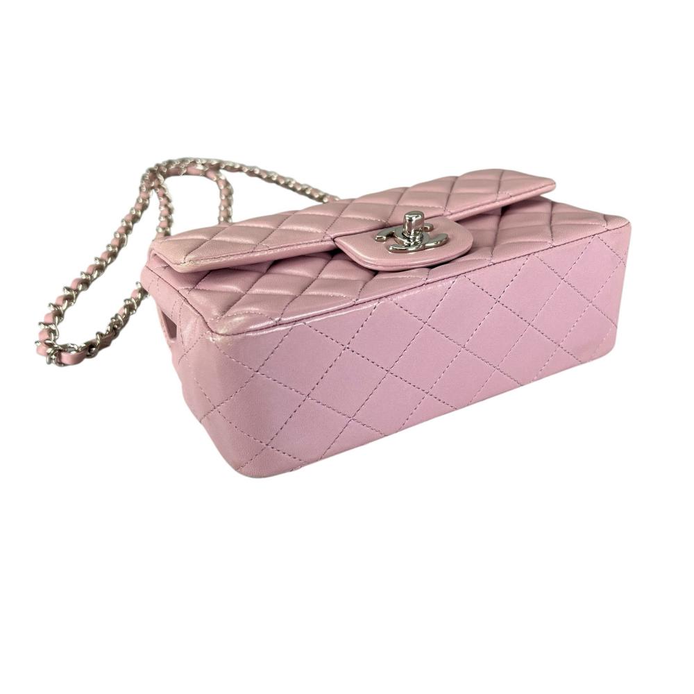 CHANEL シャネル ショルダーバッグ マトラッセ20 シングルフラップ チェーンショルダー 16番台 ココマーク ラムスキン パープル 紫
 シルバー金具 レディース【中古品】