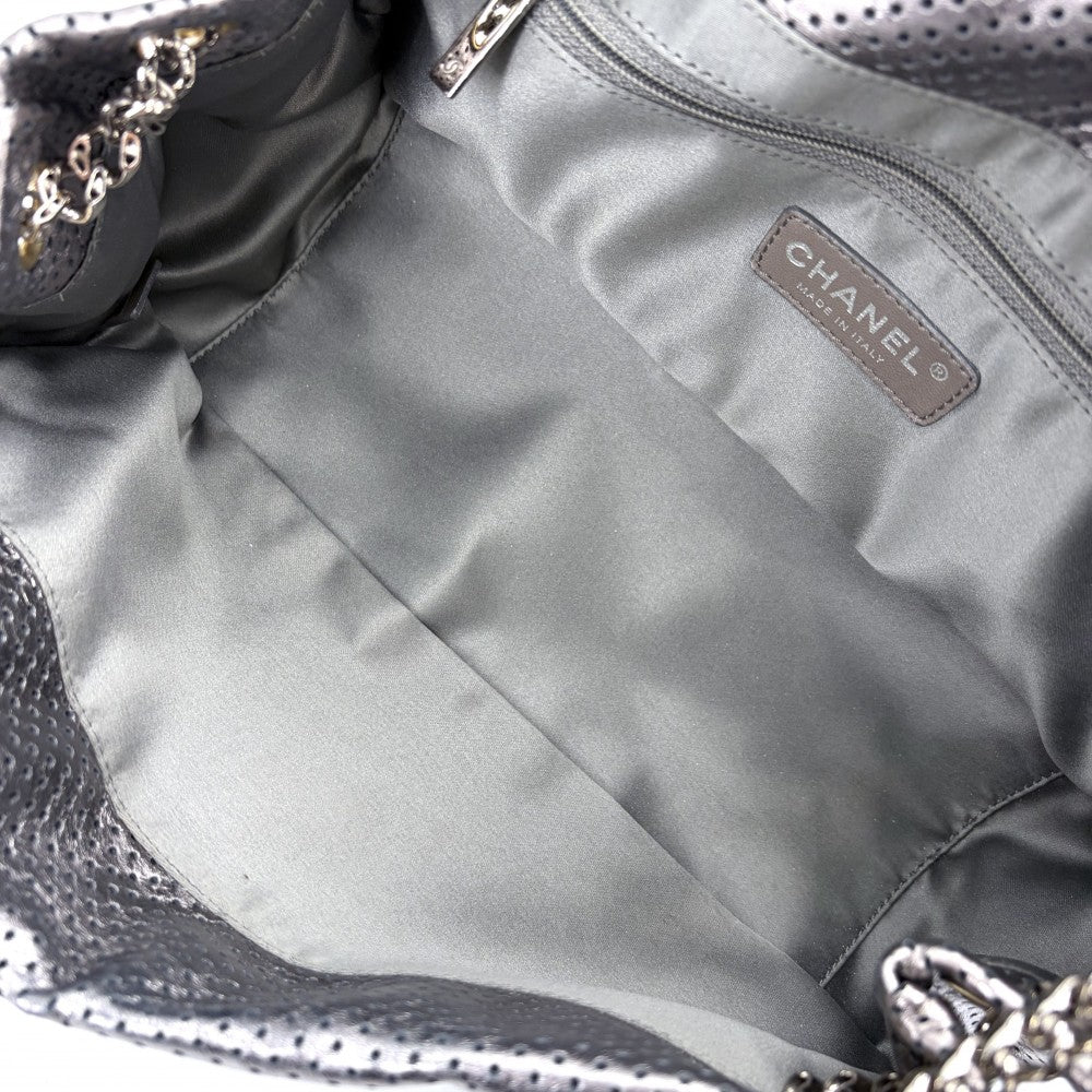 CHANEL シャネル ショルダーバッグ パンチング 2.55 ハンドバッグ ターンロック レザー シルバー シルバー×ゴールド金具 レディース【中古品】