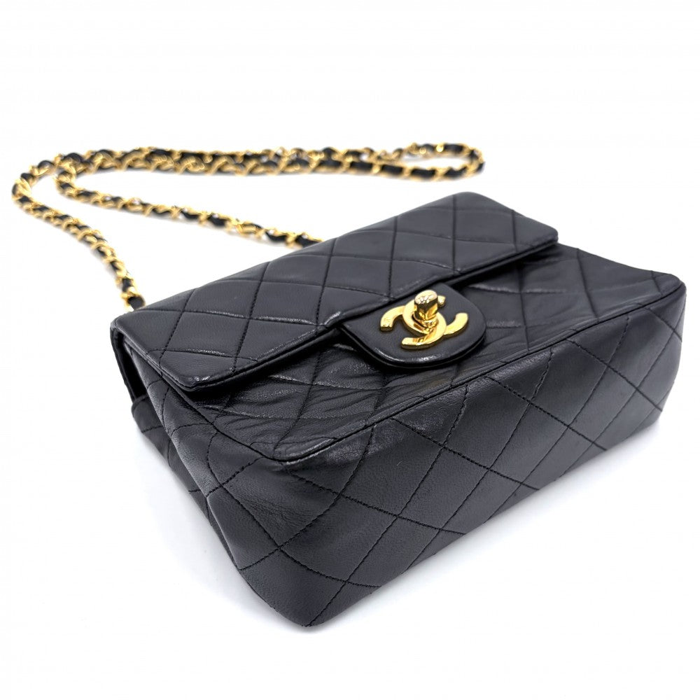 CHANEL シャネル ショルダーバッグ ミニマトラッセ チェーン ターンロック Mini Matelasse ヴィンテージ ココマーク ラムスキン ブラック 黒 ゴールド金具 レディース【中古品】
