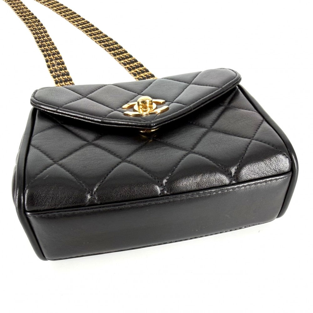 CHANEL シャネル ショルダーバッグ ミニマトラッセ 4連チェーン ターンロック Mini Matelasse ヴィンテージ ココマーク ラムスキン ブラック 黒 ゴールド金具 レディース【中古品】