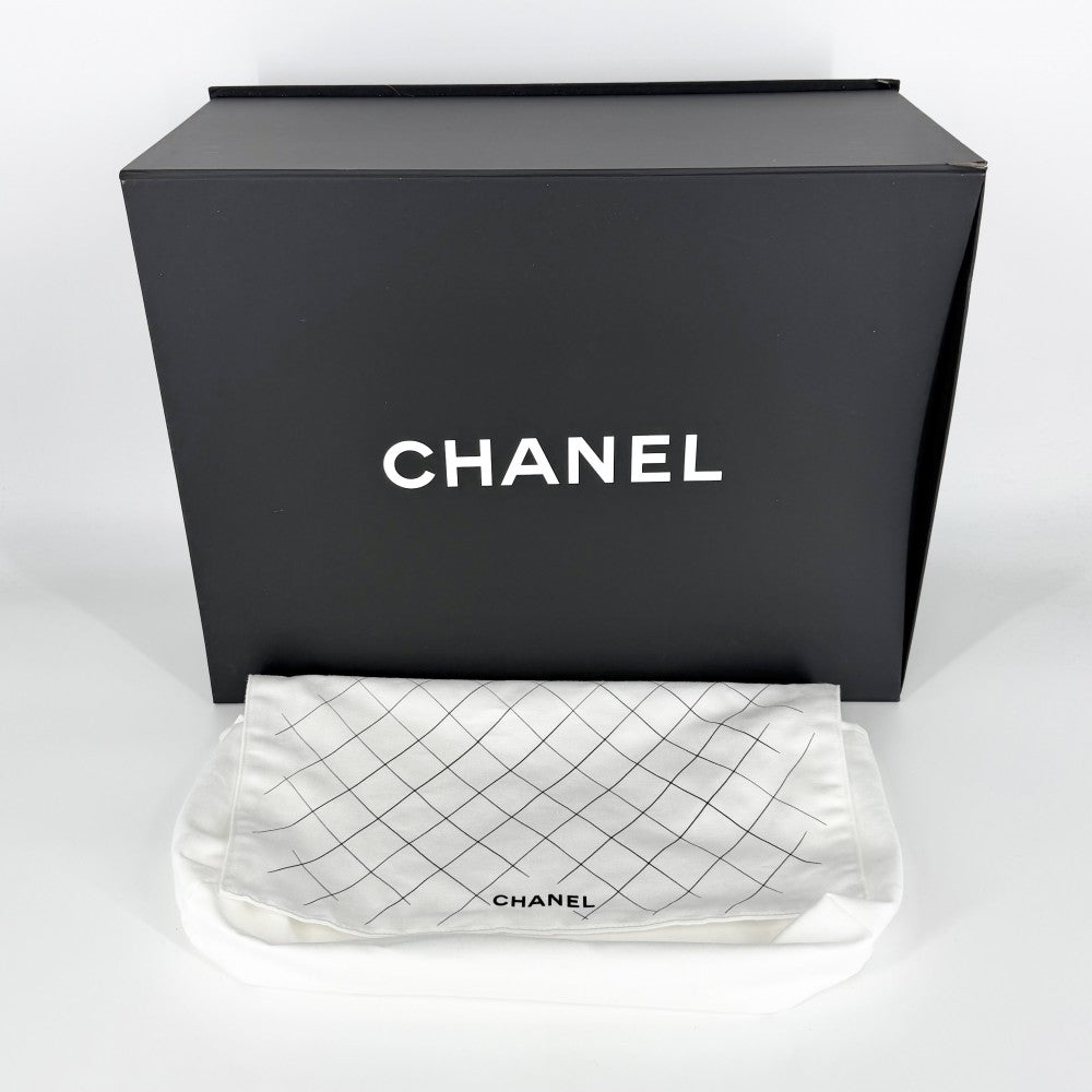 CHANEL シャネル ショルダーバッグ マトラッセ30 ココマーク ターンロック ダブルフラップ ダブルチェーン キャビアスキン ホワイト 白 ゴールド金具 レディース【中古品】