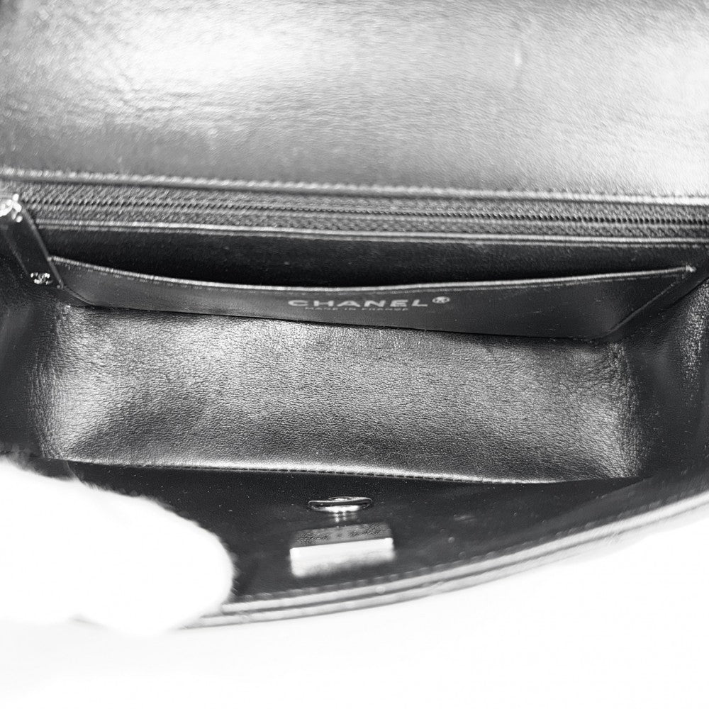 CHANEL シャネル ショルダーバッグ ミニマトラッセ チェーン ターンロック Mini Matelasse ココマーク ラムスキン ブラック 黒 シルバー金具 レディース【中古品】