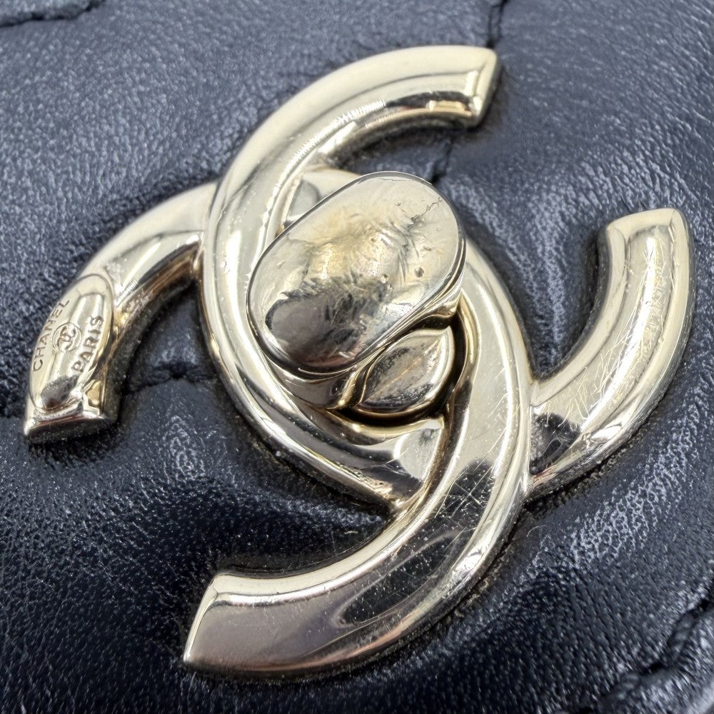 CHANEL シャネル ショルダーバッグ シェブロン Vステッチ ココマーク レザー ブラック 黒 ゴールド金具 レディース【中古品】
