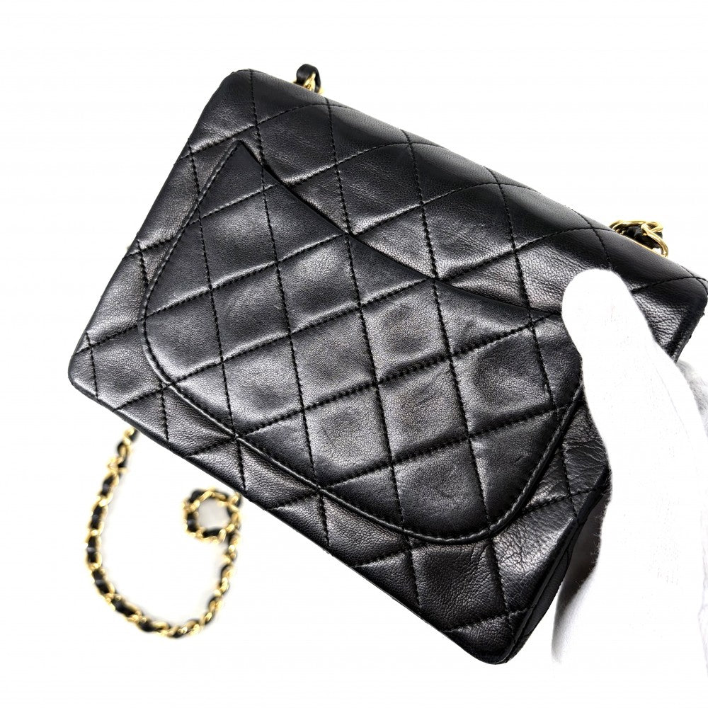 CHANEL シャネル ショルダーバッグ ミニマトラッセ チェーン ターンロック Mini Matelasse ヴィンテージ ココマーク ラムスキン ブラック 黒 ゴールド金具 レディース【中古品】