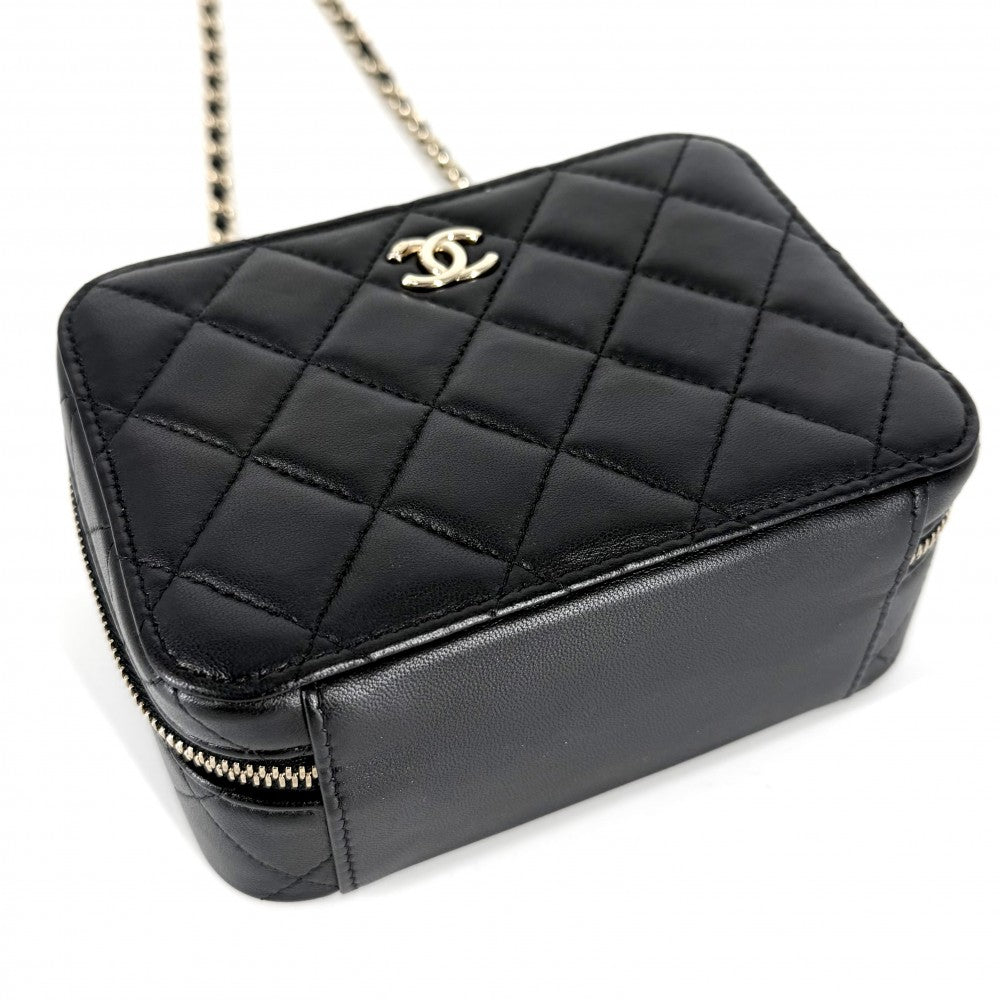 CHANEL シャネル ショルダーバッグ マトラッセ ミニ ロゴ チェーンショルダー ココマーク 小さめ カメラバッグ ラムスキン ブラック 黒 ゴールド金具 レディース【中古品】