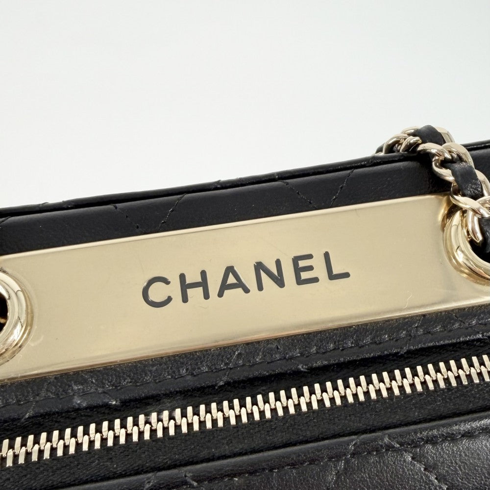 CHANEL シャネル ショルダーバッグ マトラッセ ミニ ロゴ チェーンショルダー ココマーク 小さめ カメラバッグ ラムスキン ブラック 黒 ゴールド金具 レディース【中古品】