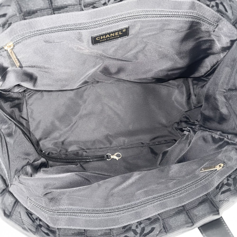 CHANEL シャネル トートバッグ ニュートラベルライン トートMM ハンドバッグ ココマーク A15991 レザー ナイロンキャンバス ブラック 黒 ゴールド金具 レディース【中古品】