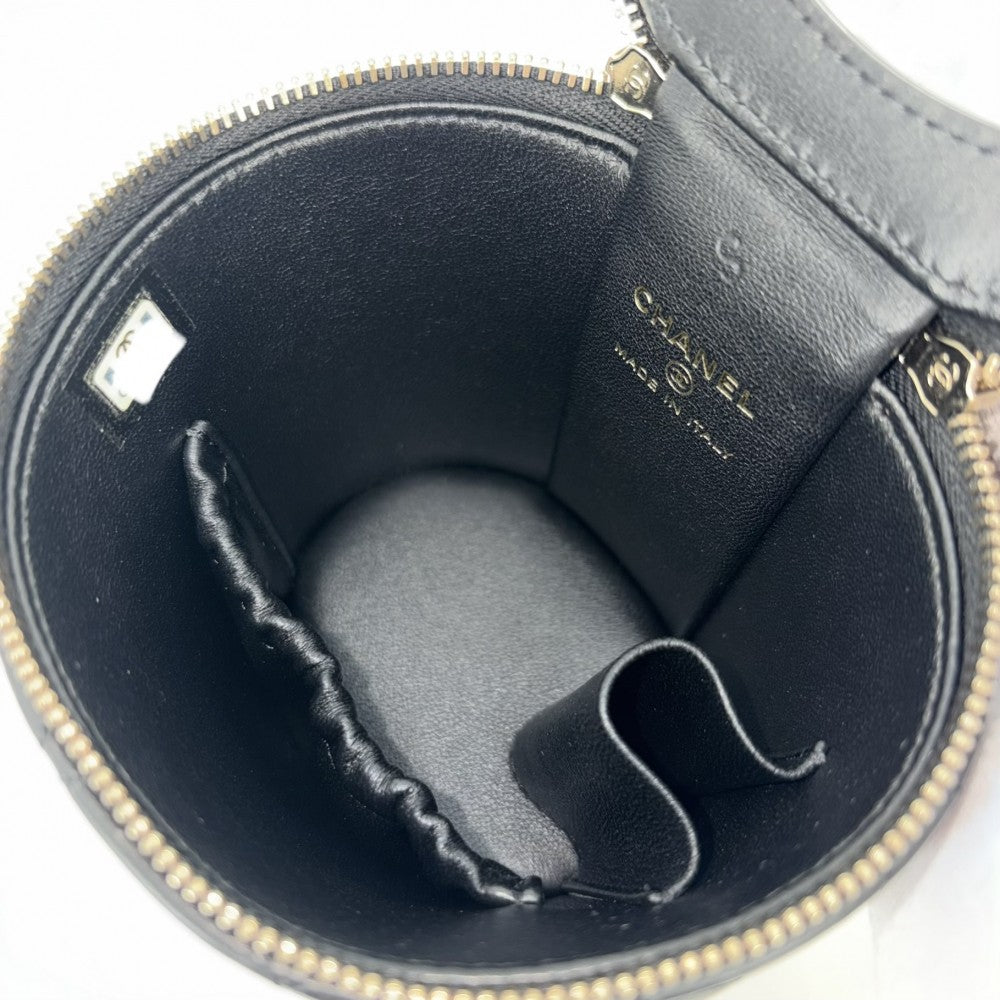 CHANEL シャネル ショルダーバッグ マトラッセ ミニバニティポーチ チェーンショルダー ココマーク ラムスキン ブラック 黒 ゴールド金具 レディース【中古品】