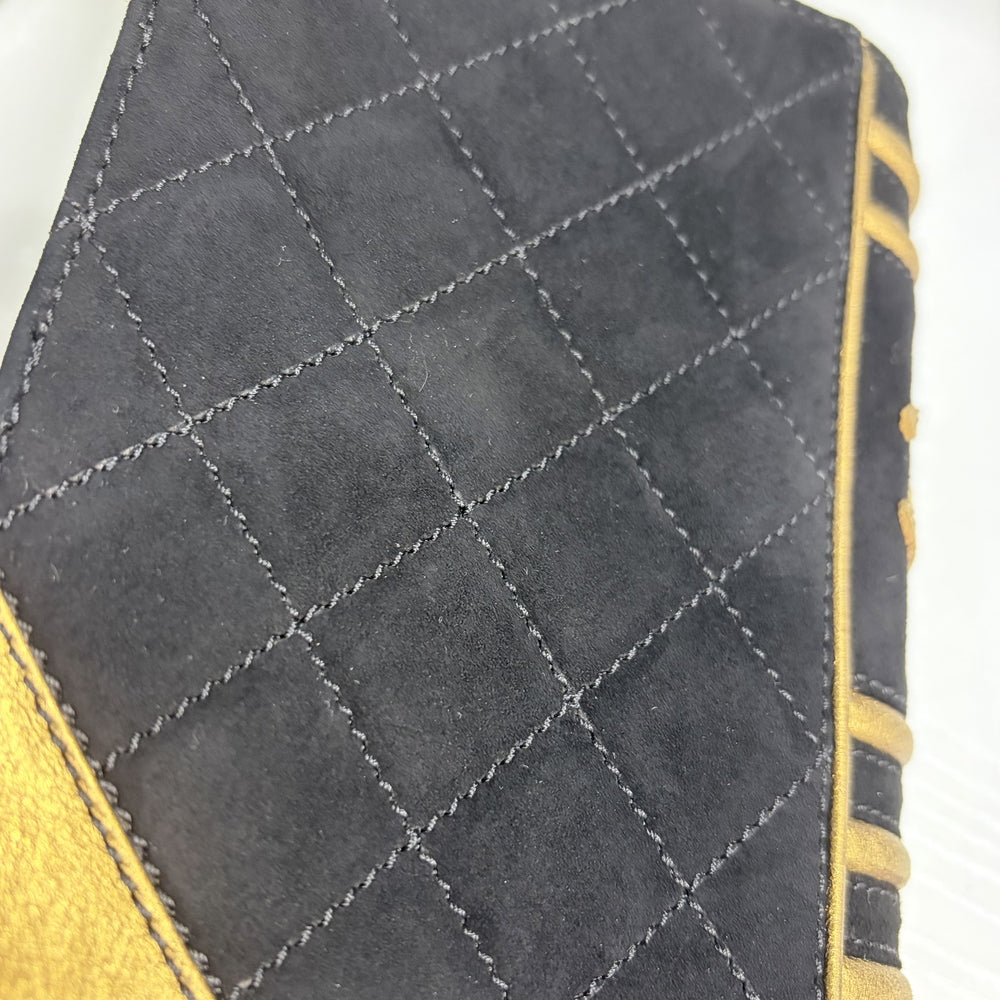 CHANEL シャネル ポーチ ココマーク 小物入れ セカンドバッグ スウェード ブラック 黒 ゴールド レディース【中古品】
