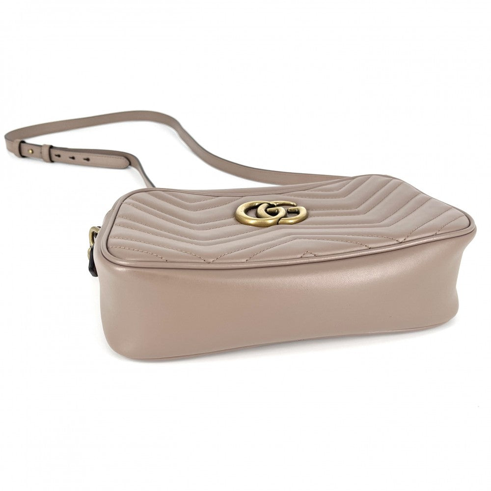 GUCCI グッチ ショルダーバッグ GGマーモント スモール カメラバッグ キルティング 447632 レザー ピンクベージュ ゴールド金具 レディース【中古品】