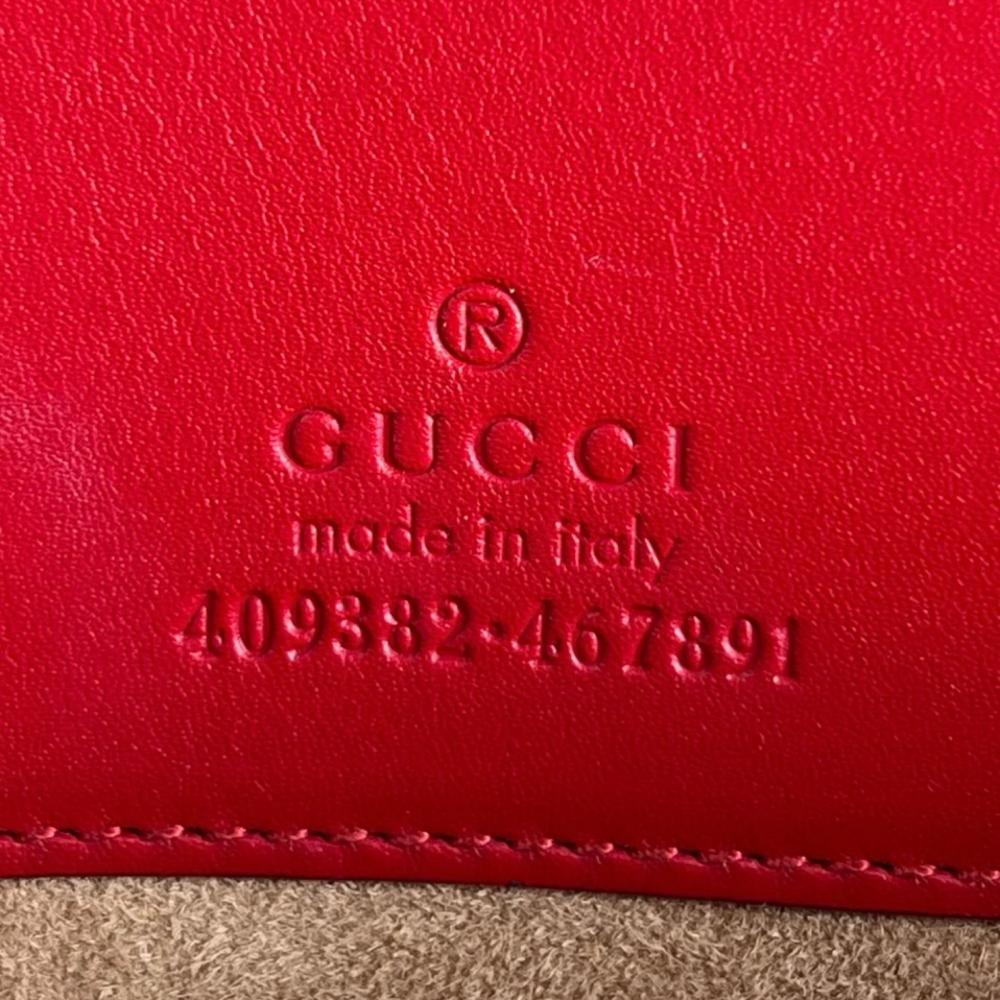 GUCCI グッチ クラッチバッグ エンボスロゴ グッチXL 409382 レザー レッド 赤 ユニセックス【中古品】