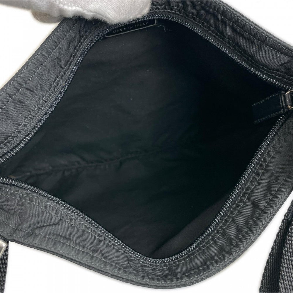 PRADA プラダ ショルダーバッグ ナイロン ブラック 黒 シルバー金具 レディース【中古品】