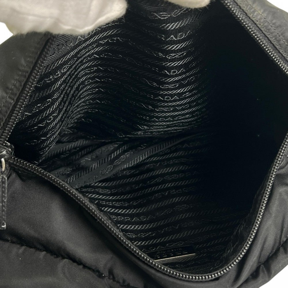 PRADA プラダ ショルダーバッグ ナイロン ブラック 黒 シルバー金具 レディース【中古品】