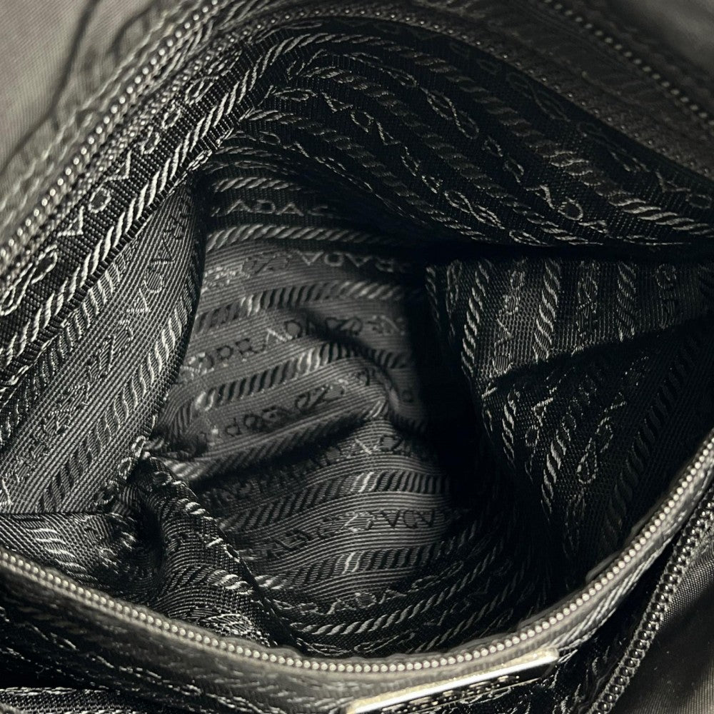 PRADA プラダ ショルダーバッグ ナイロン ブラック 黒 シルバー金具 レディース【中古品】