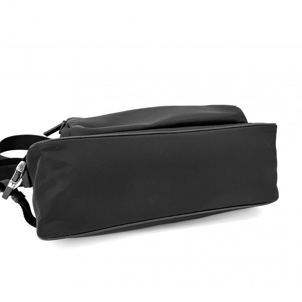 PRADA プラダ ショルダーバッグ トライアングルロゴ ラージ Re-Nylon x サフィアーノレザー メンズ レディース 2VH191 ナイロン ブラック 黒 シルバー金具 ユニセックス【中古品】