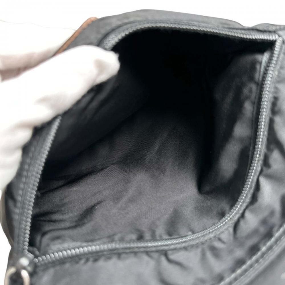 PRADA プラダ ショルダーバッグ 三角ロゴ 1BH978 ナイロン ブラック 黒 シルバー金具 レディース【中古品】