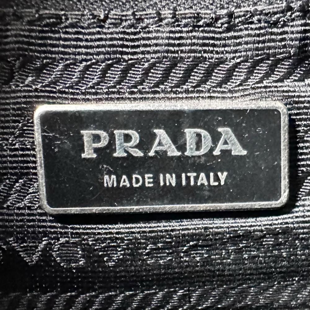 PRADA プラダ ショルダーバッグ トライアングルロゴ スクエア型 ナイロン ブラック 黒 シルバー金具 レディース【中古品】