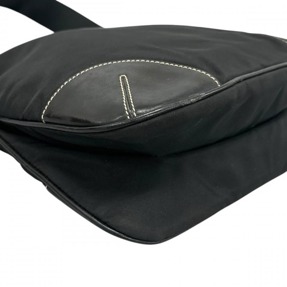 PRADA プラダ ショルダーバッグ トライアングルロゴ スクエア型 ナイロン ブラック 黒 シルバー金具 レディース【中古品】
