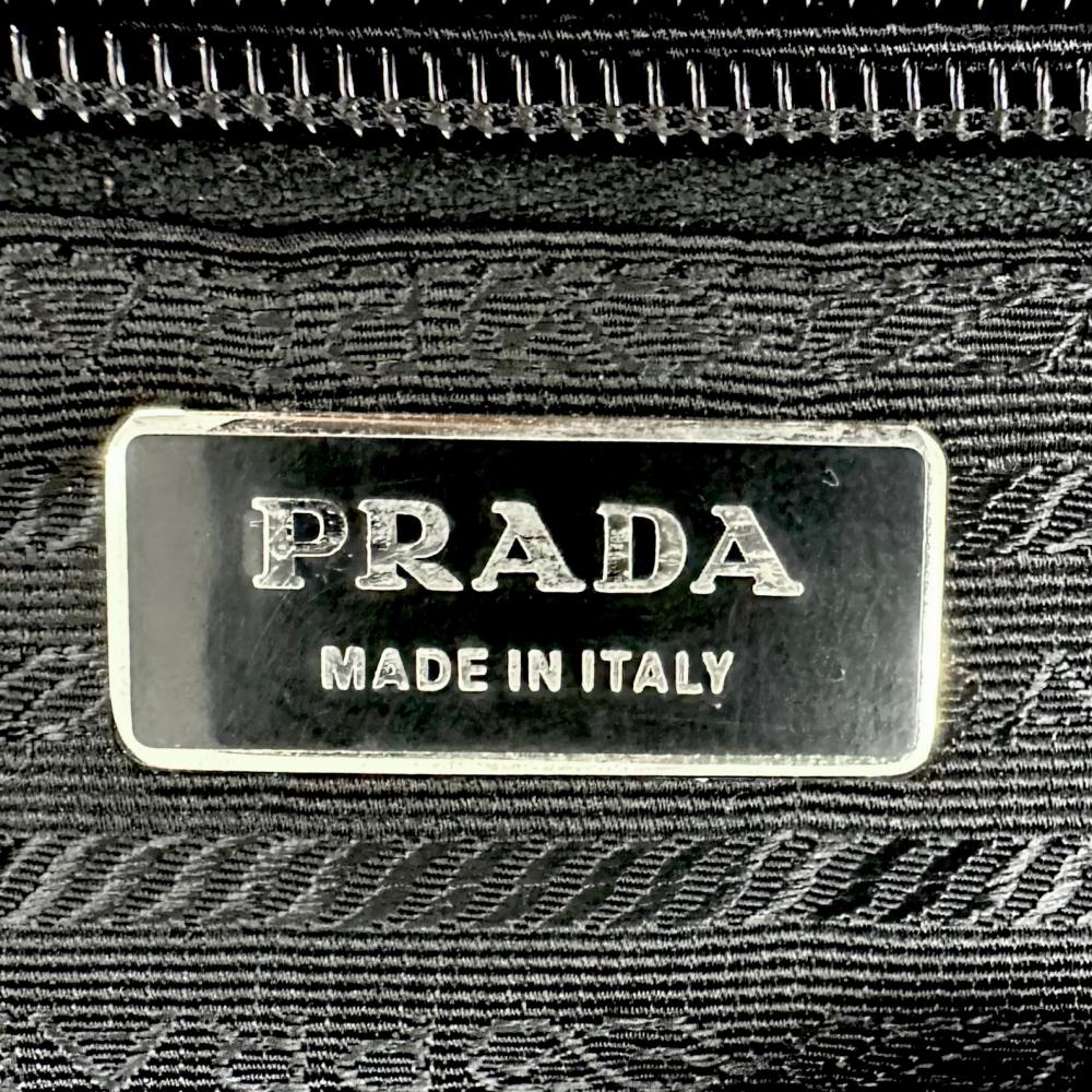 PRADA プラダ ショルダーバッグ ナイロンバッグ トライアングルロゴ ナイロン ブラック 黒 シルバー金具 レディース【中古品】