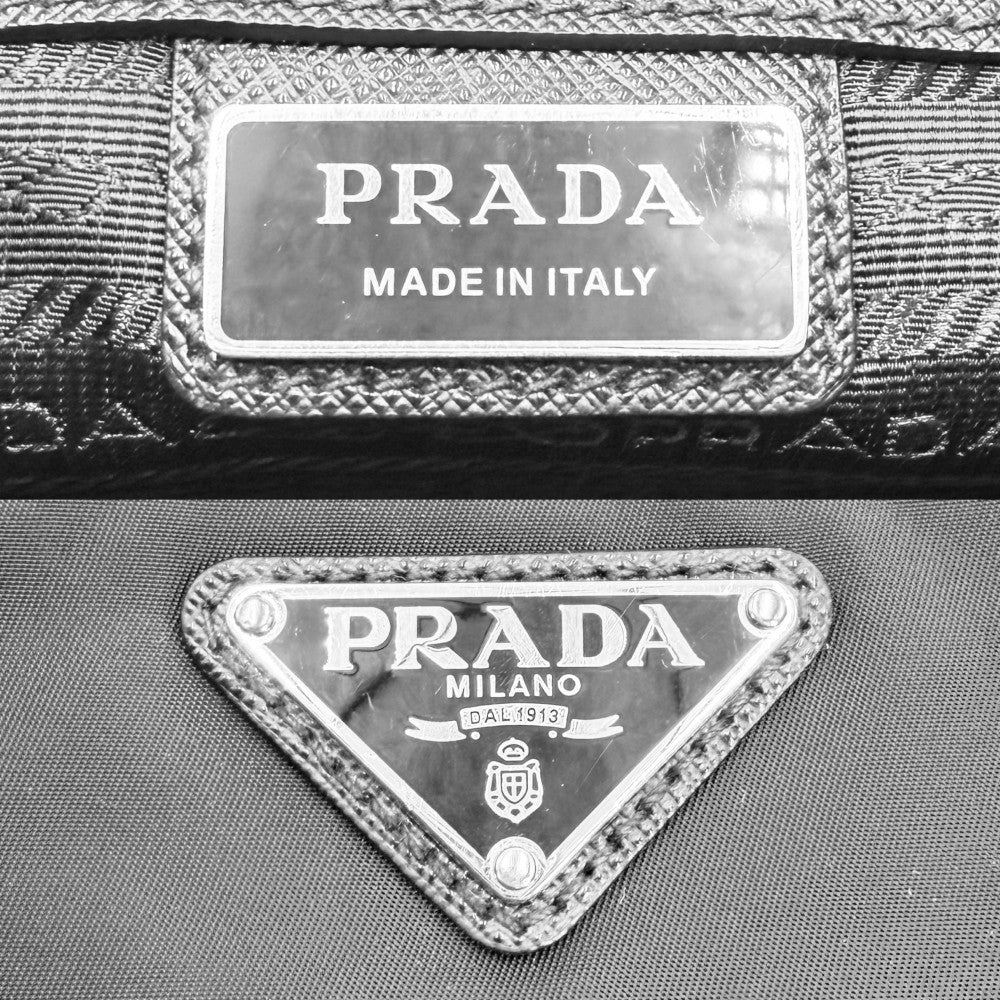 PRADA プラダ ショルダーバッグ トライアングルロゴ Re-Nylon メンズ レディース 男女兼用 2VH118 ナイロン サフィアーノレザー ブラック 黒 シルバー金具 ユニセックス【中古品】