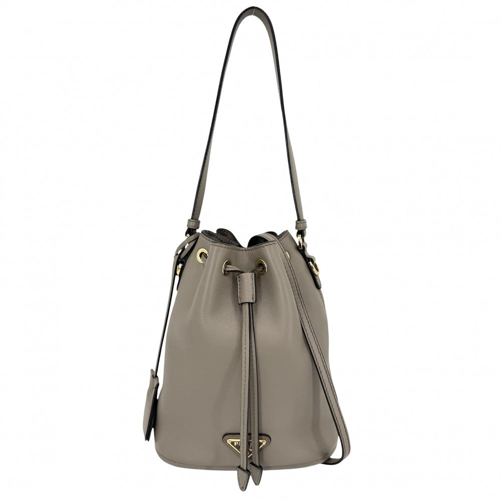 【開店SALE】 PRADA プラダ 2WAY 巾着 トライアングルロゴ ハンドバッグ ショルダーバッグ 1BE067 レザー ベージュ ゴールド金具 レディース【中古品】