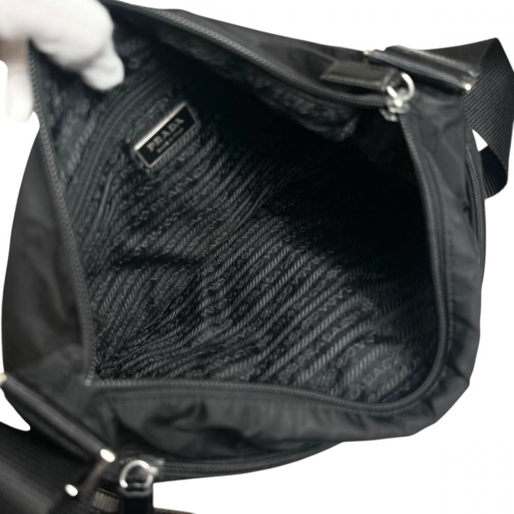 PRADA プラダ ショルダーバッグ テスート トライアングルロゴ ナイロン ブラック 黒 シルバー金具 レディース【中古品】