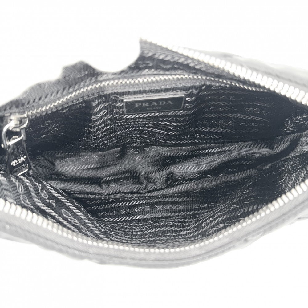 PRADA プラダ ショルダーバッグ パデッドRe-Nylon トライアングルロゴ メンズ レディース 男女兼用 1BC151 ナイロン ブラック 黒 シルバー金具 ユニセックス【中古品】