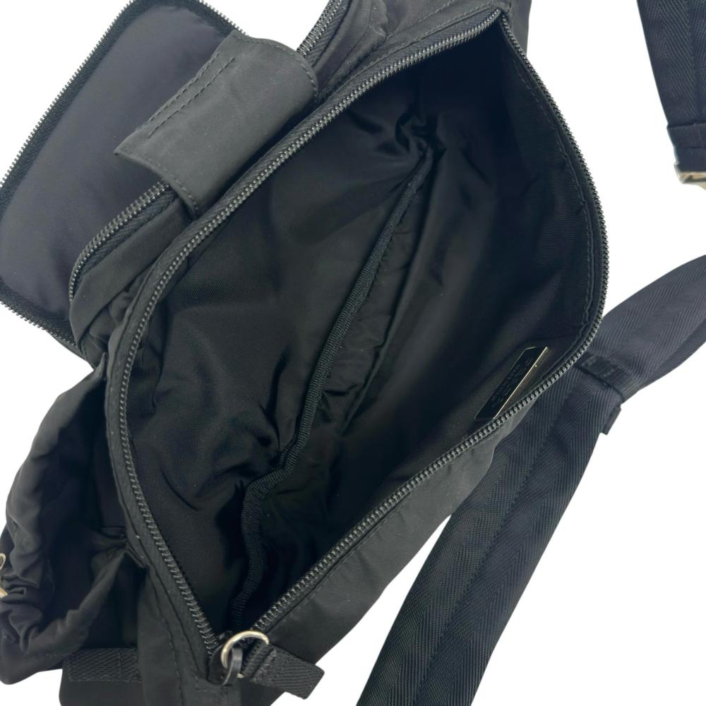 PRADA プラダ ボディバッグ ウエストポーチ トライアングルロゴ VA0056 ナイロン ブラック 黒 シルバー金具 レディース【中古品】