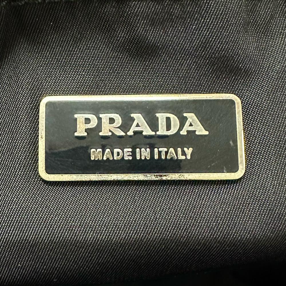 PRADA プラダ ボディバッグ ウエストポーチ トライアングルロゴ VA0056 ナイロン ブラック 黒 シルバー金具 レディース【中古品】