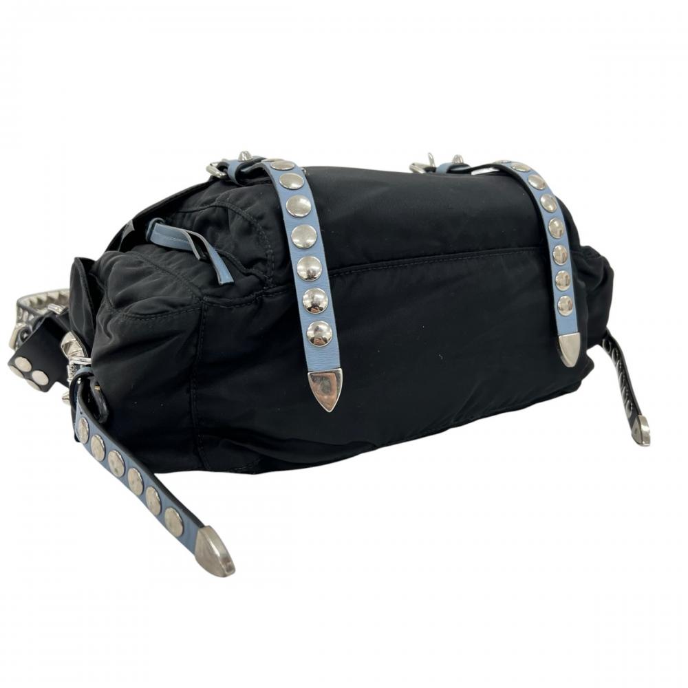 PRADA プラダ ショルダーバッグ スタッズ メッセンジャーバッグ 1BD118 ナイロン ブラック 黒 ライトブルー シルバー金具 レディース【中古品】